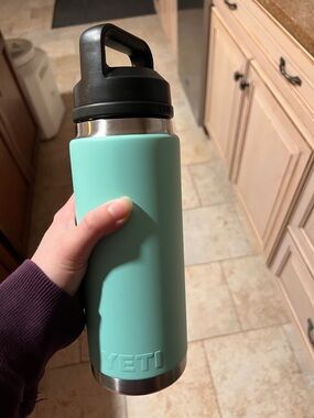 Yeti Seafoam Green Insulated Water Bottle with Black Lid